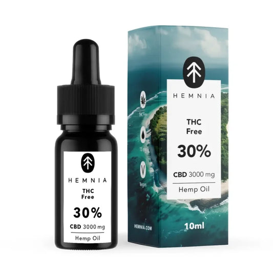 Hemnia THC Free CBD olie 30% 3000 mg 10 ml flaske med pipette ved siden af original produktemballage fotograferet fra frontvinkel på hvid baggrund.