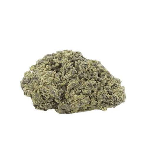 Purple Haze cannabis bud med lysegrøn struktur og tæt kompakt form fotograferet i close-up fra sidevinkel på hvid baggrund.